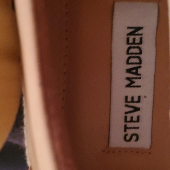 Steve Madden Slip-ons main image 11